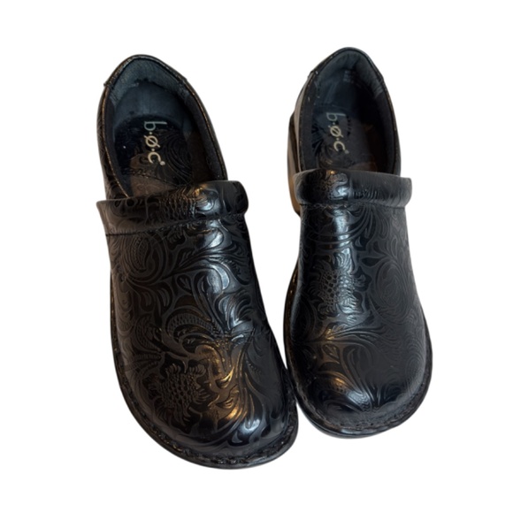 Black Embossed Vegan Leather Peggy Clogs / Mules - Picture 2 of 10